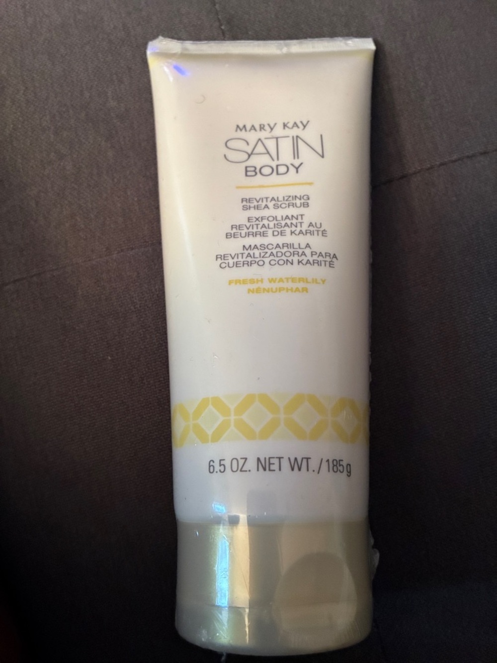 Mary Kay Satin Body Revitalizing Shea Scrub - White & Yellow Accents
